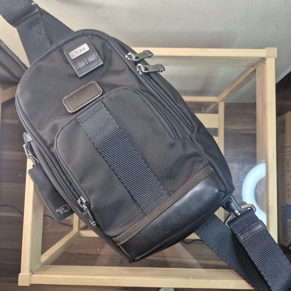 Tumi Black Men's Belt Bag - Picture 3 of 10